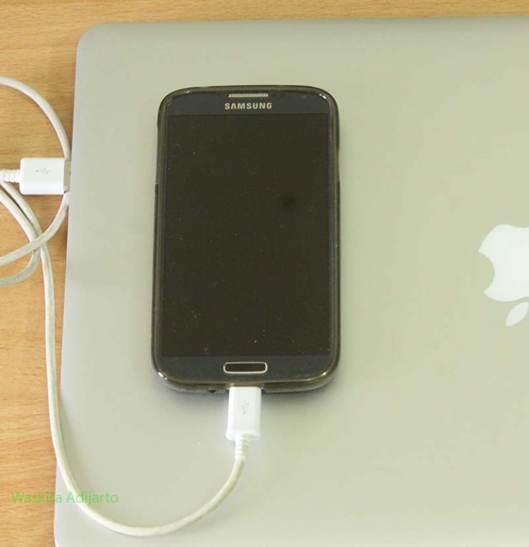 Mac Book Pro sebagai powerbank
