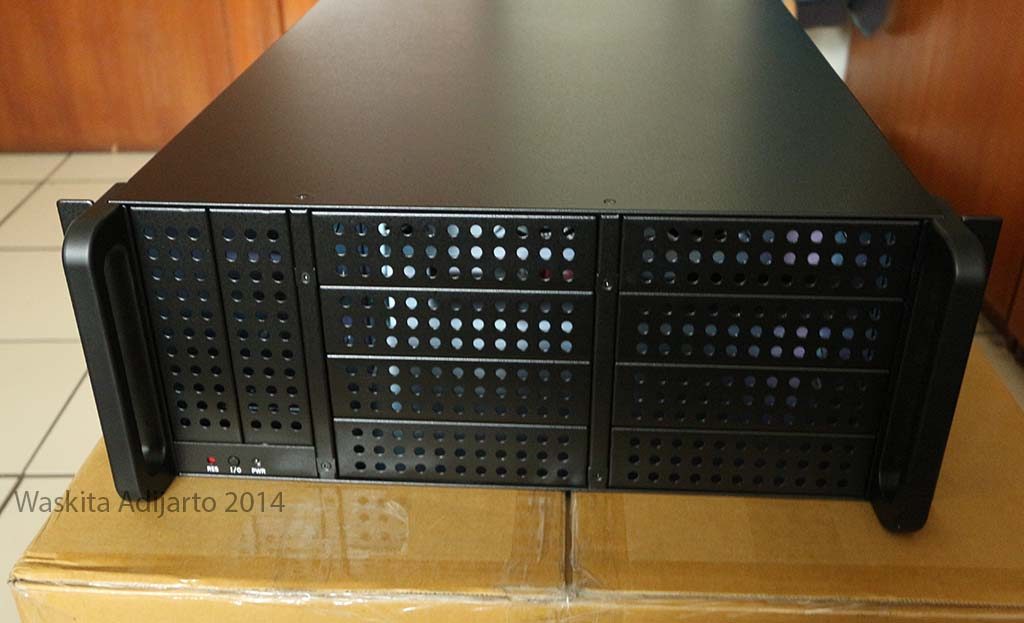 Penampang depan casing Agilent ARMC4F2