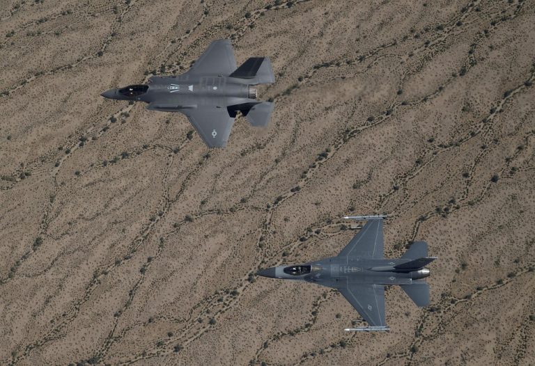 F35 dan F16