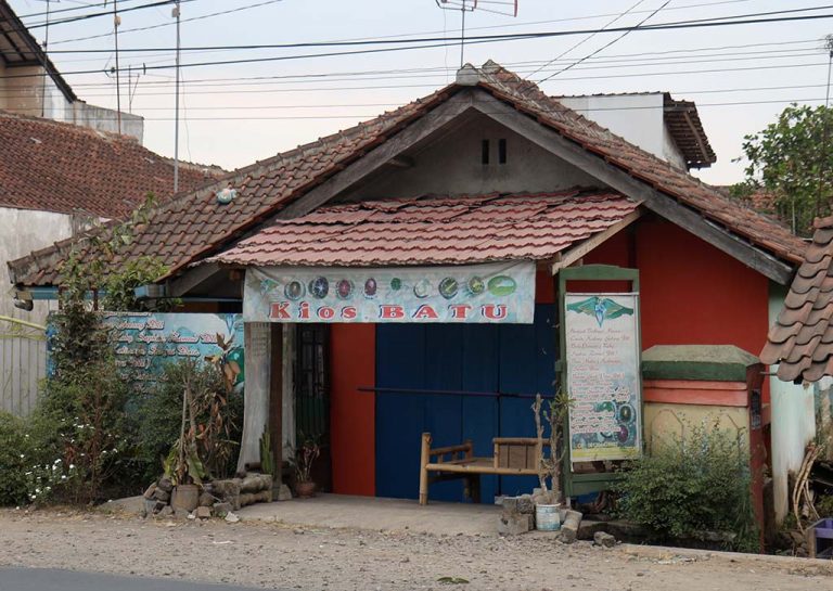 Kios batu
