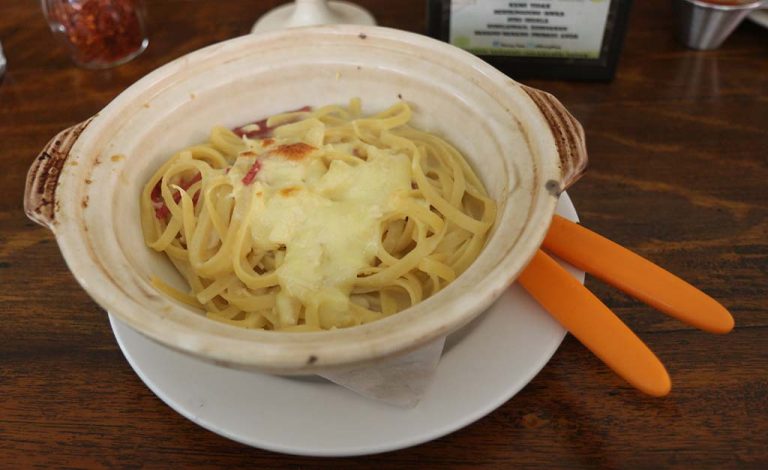 Spaghetti panggang yang masih lengkap